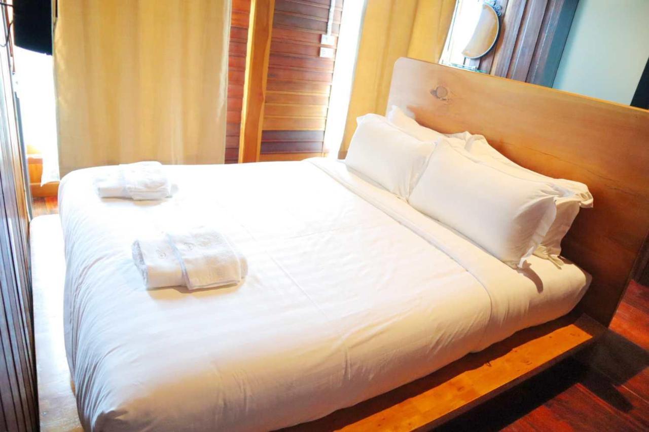 Srisanor Boutique Hotel Prachuap Khiri Khan Exteriör bild