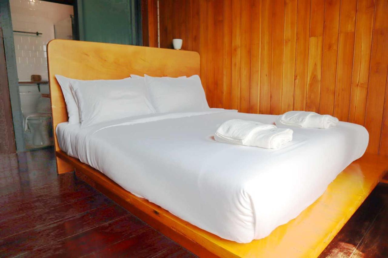 Srisanor Boutique Hotel Prachuap Khiri Khan Exteriör bild