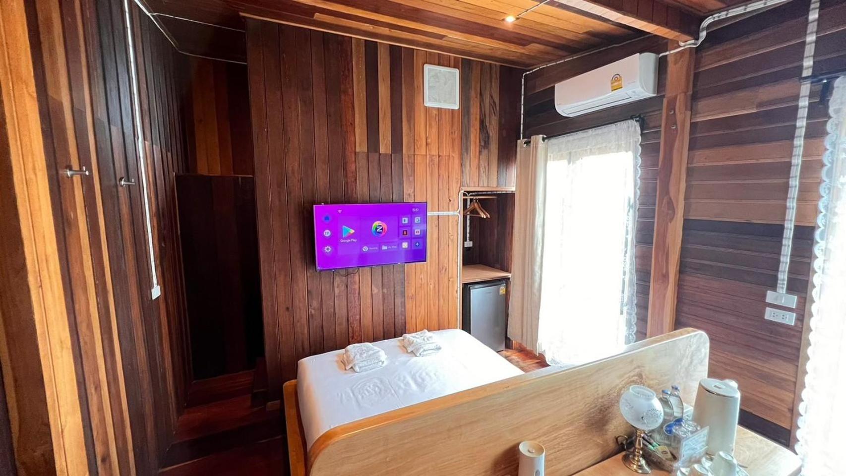 Srisanor Boutique Hotel Prachuap Khiri Khan Exteriör bild