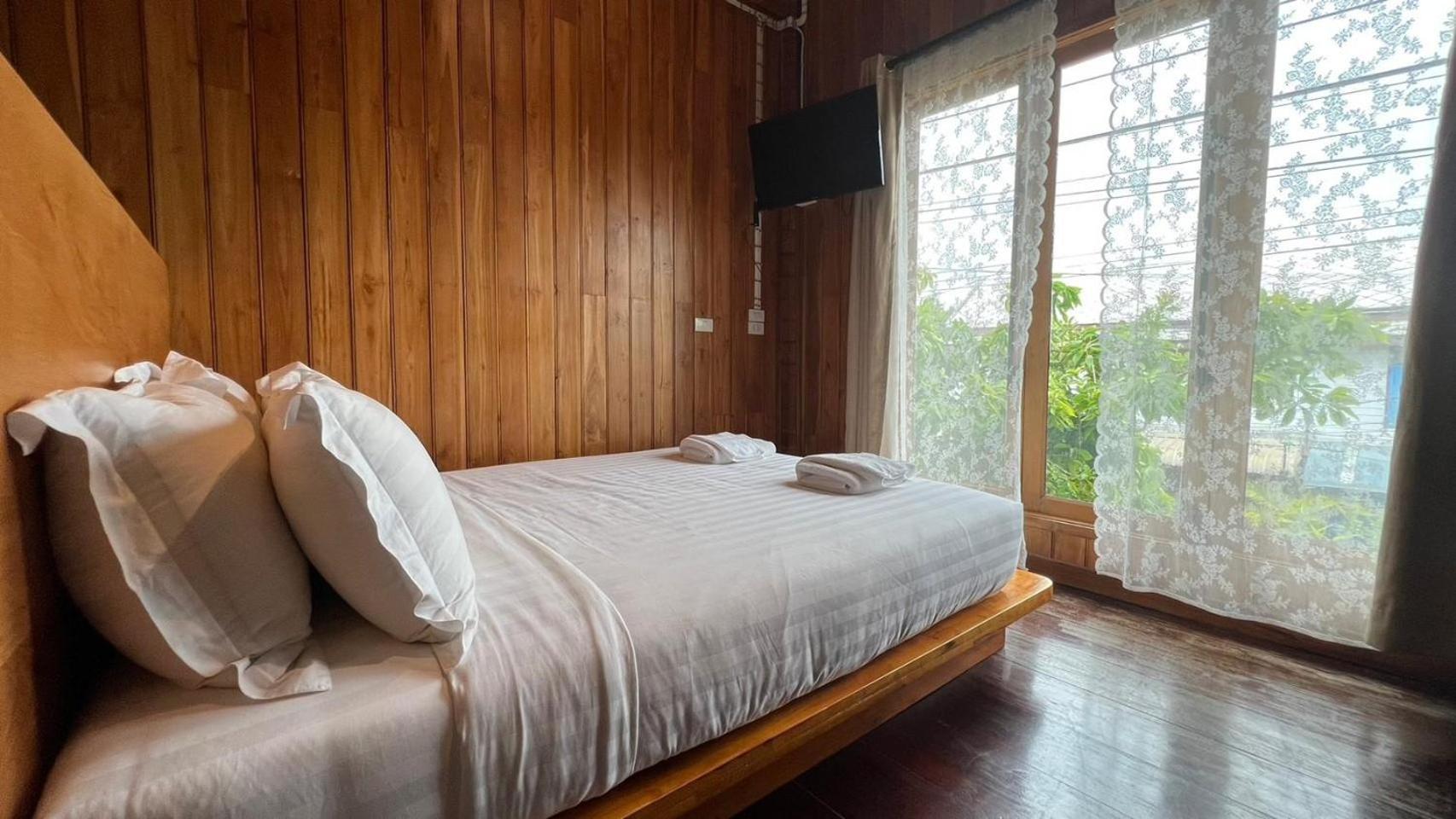 Srisanor Boutique Hotel Prachuap Khiri Khan Exteriör bild